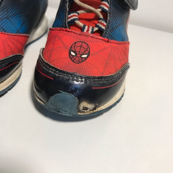 Light up Spider-Man sneakers - Picture 5 of 5